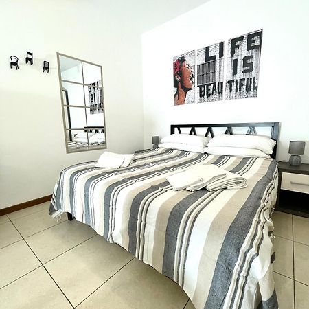 Toret Vanchiglia Studio Apartment Турин Экстерьер фото