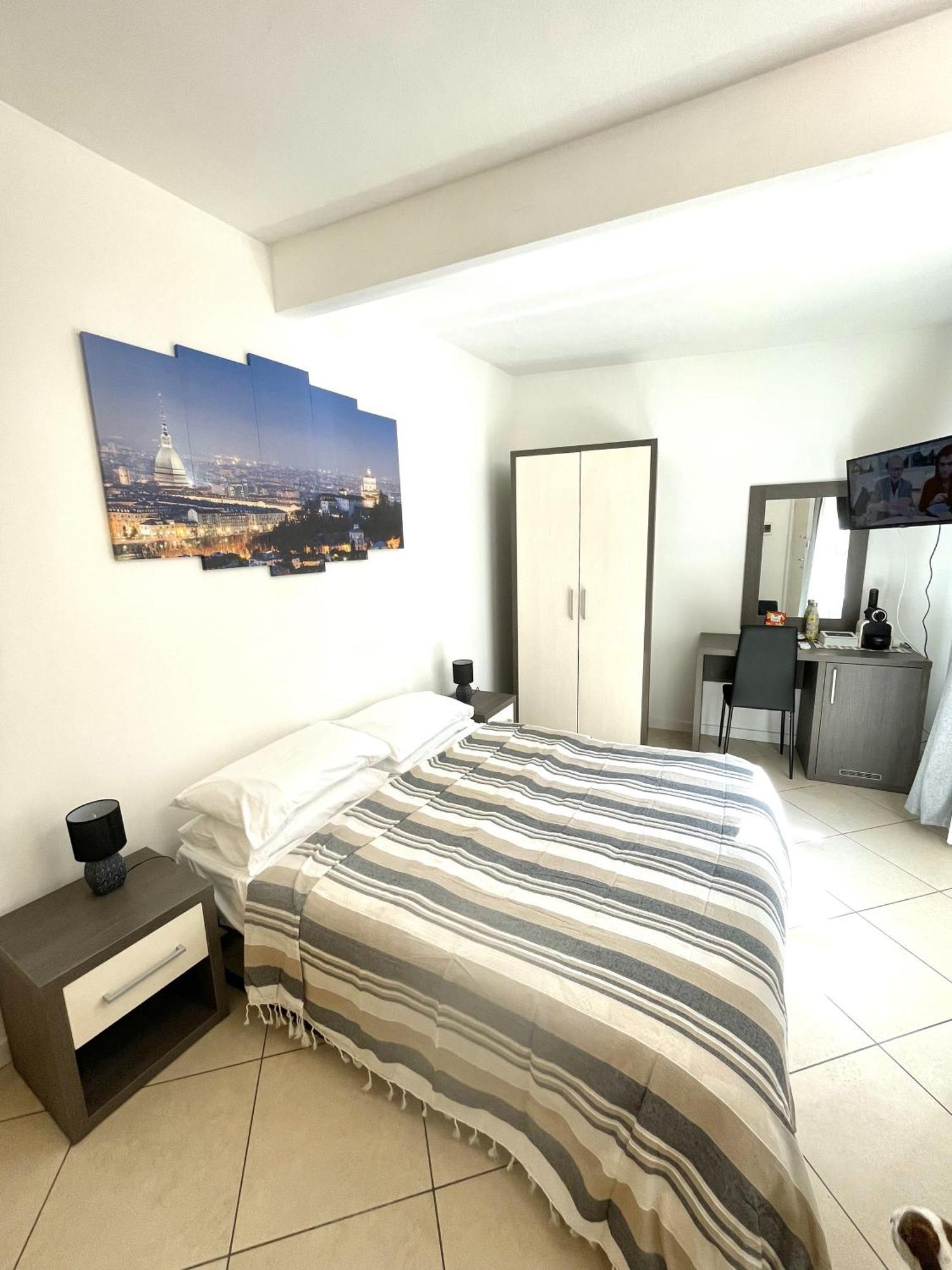 Toret Vanchiglia Studio Apartment Турин Экстерьер фото